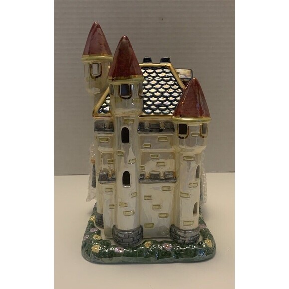 Vintage castle Tea Light House With Wind Chimes by Spooliques. - Picture 3 of 7